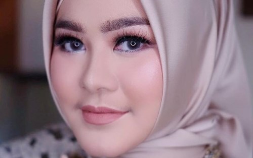 Sherrin Tharia, Mantan Istri Zumi Zola Tampil Lepas Hijab