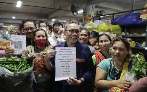 100 Hari Menjabat, Zulhas Klaim Berhasil Turunkan Harga Minyak Goreng