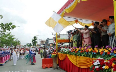 Plt. Bupati Sukiman Lepas Pawai Ta'aruf MTQ ke-16 Kabupaten Rohul