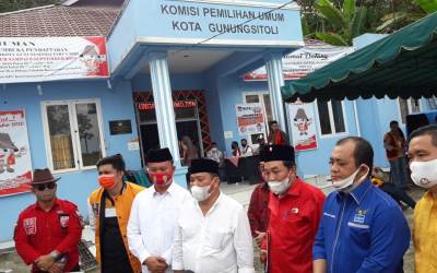 KPU Kota Gunungsitoli Terima Pendaftaran Pasangan Laso