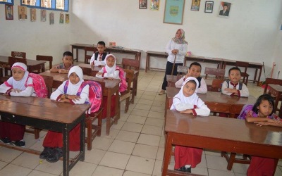 Horee...Guru Honorer Bakal Terima BLT Gaji 