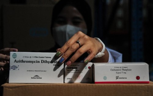 PPKM, Jokowi Maksimalkan Obat dan Vitamin untuk Isoman