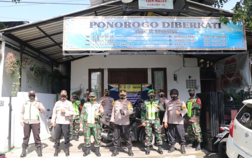 Basmi Terorisme, TNI Bersama Polri Keliling Gereja Ponorogo