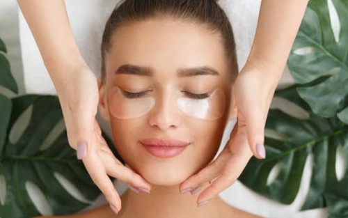Pijat Wajah di Rumah Agar Kulit Glowing Hingga Awet Muda