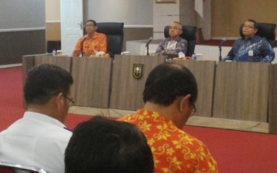 Gubri Marah dan Pangil Pejabat Lewat Telephon