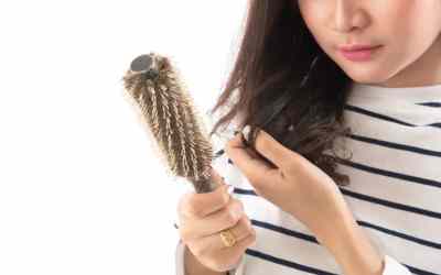 Inilah 5 Penyebab Rambut Rontok secara Alami