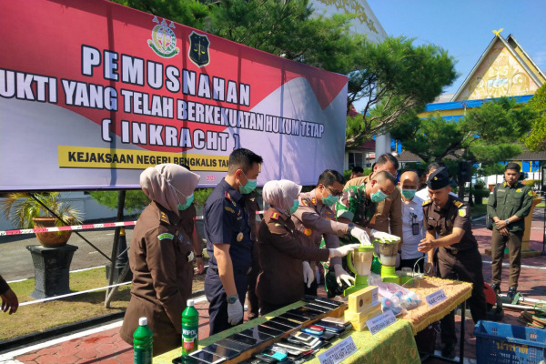 Kejari Bengkalis Kembali Musnah Barang Bukti 138 Perkara