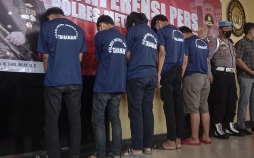 Polisi Tetapkan 6 Tersangka Pengeroyokan Kakek Wiyanto