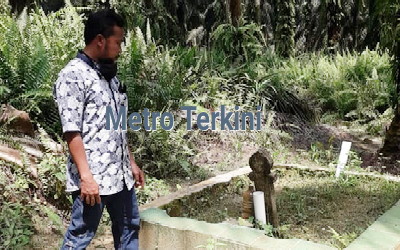 Musim Mas Tanam Sawit di Lahan Kuburan Tua Desa Pesaguan