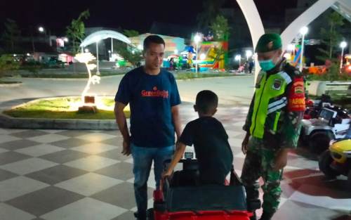 Babinsa Koramil 06/Sungai Apit Patroli di Tempat Keramaian