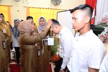 Pelatihan Pangkas Rambut Pria Dibuka Hj. Rahma, S.IP