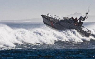 Gelombang dan Angin Kencang Laut Batam Perlu Diwaspadai