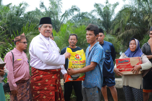 Bupati Alfedri Temui Warga Terdampak Banjir Teluk Lancang