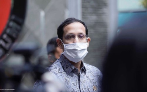 Nadiem Izinkan Sekolah Tatap Muka Terbatas 