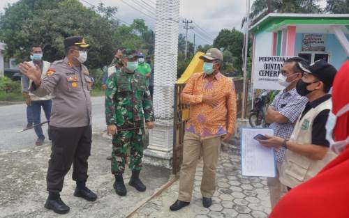 Bupati Siak dan Unsur Forkompinda Serahkan Bantuan Masker