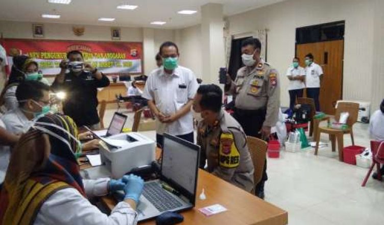 Anggota Polresta Tangerang Donor Darah