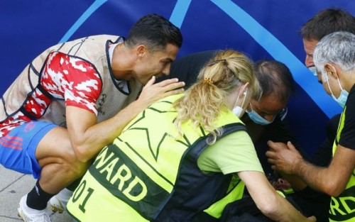 Sebelum Young Boys Vs MU : Tendangan Ronaldo Makan Korban