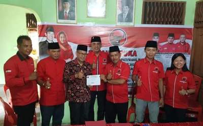 Masrul Kasmy Pendaftar ke PDIP Kepulauan Meranti