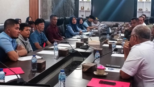 Puluhan Tenaga Honorer Meranti Audiensi ke DPRD, Pertanyakan Nasib Pasca Tak Lolos PPPK