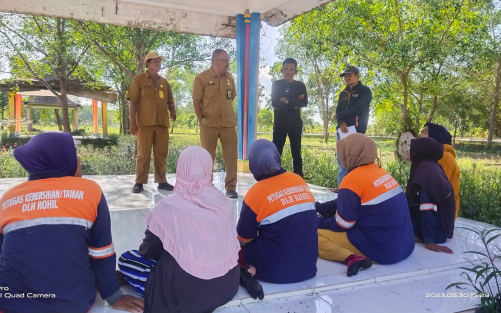 Tingkatkan Kinerja, Kadis LH Rohil Suwandi Kunjungi Petugas Lapangan