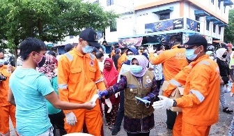 Pemko Tanjungpinang Bagikan Masker dan Hand Sanitizer