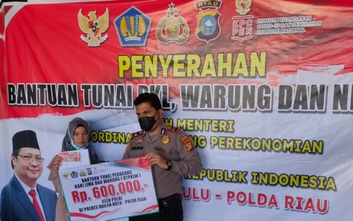 Polres Rohul Salurkan BTPKLWN pada Giat OTRLK 2022