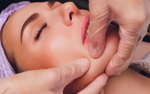 Mau Bikin Pipi Tirus Alami? Kini Tren Operasi Lemak Pipi