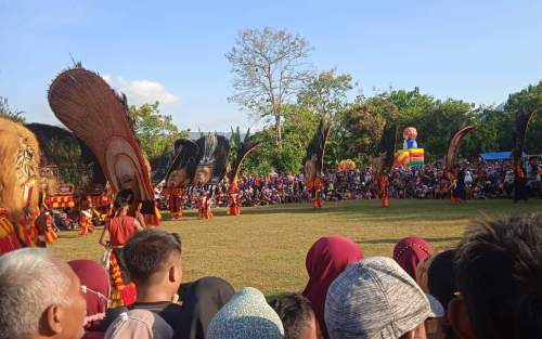 Tak Hanya Parade Reog Obyok, Kecamatan Bungkal Juga Gelar Wayang Kulit