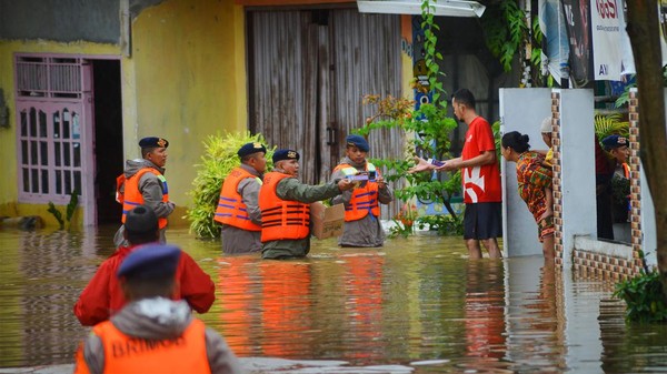 Kota Padang dan Sekitarnya Dikepung Banjir, Ada Warga Hilang