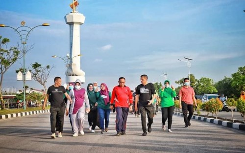 H Adil Jalan Santai Bersama Keluarga Besar Meranti di Karimun