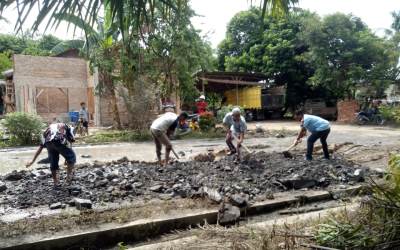 IPK Ujung Batu Goro Jalan Rusak dan Berlobang