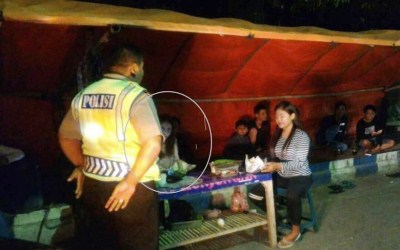 Perhatihan Wajah Mistirius Saat Polisi Ponorogo Patroli