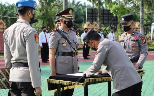 Kapolres Siak Pimpin Sertijab Wakapolres, 3 Kabag dan 1 Kapolsek