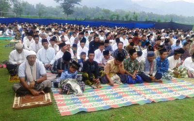 Masyarakat Ponorogo Sholat Idul Adha di GOR Perseba