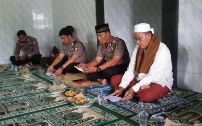 Polsek Kronjo Bina Mental-Rohani Lewat Pengajian Rutin
