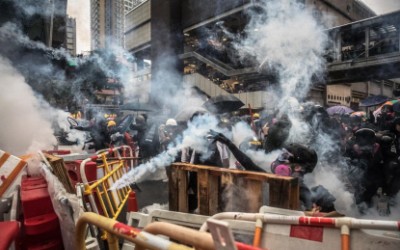 Ribuan Warga Hong Kong Kembali Turun ke Jalan