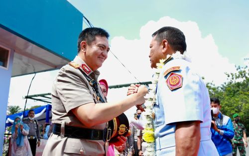 Kapolda Riau : Sinergitas TNI Polri Harus Tetap Terjaga