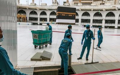 54.000 Liter Disinfektan, Bersihkan Masjidil Haram Per Hari