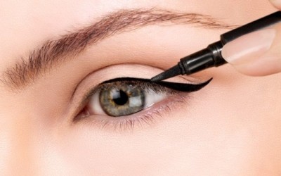 Ketahui Bahaya Eyeliner Pada Mata