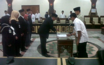 Gubernur Jambi Lantik Dewan Pengawas Badan Layanan Umum RSUD Rd Mattaher