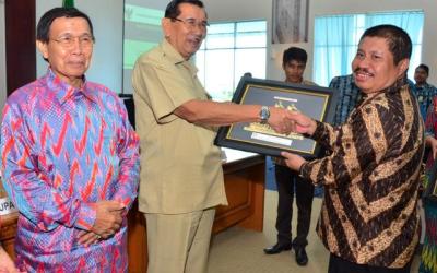 Mantan Bupati Bengkalis Puji Pola Kepemimpinan Amril Mukminin