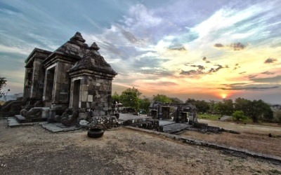 JK Nikmati Matahari Terbenam Awal 2016 di Candi Ratu Boko