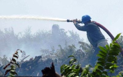 PT. LIH Libatkan Pawang Hujan Padamkan Karhutla