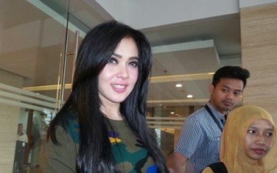 Syahrini Ngaku Punya Pacar Orang Asing Beda Agama