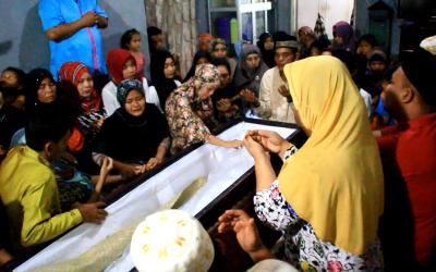 Jasad Rafki Korban Banjir Sibolangit Tiba di Rohul