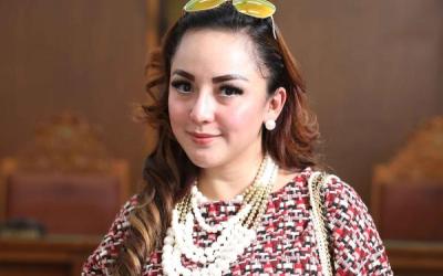 Farhat Sebut Regina Mau Ditiduri Sebelum Dinikahinya