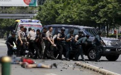 Barang Bukti Serpihan Paku di Sekitar Lokasi Bom Sarinah Ditandai Khusus