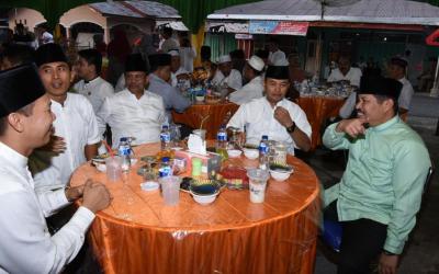 Amril Gelar Buka Puasa Bersama di Rumah Pribadi