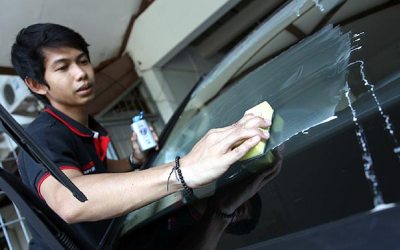 Tips Menghilangkan Buram Kaca Mobil