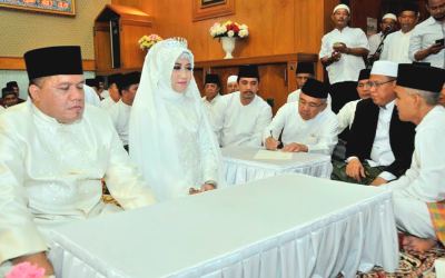 Bupati Inhu Yopi Arianto Nikahi Rezita Meylani